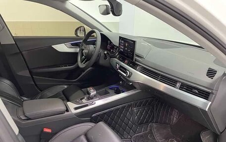 Audi A4, 2023 год, 2 350 000 рублей, 13 фотография