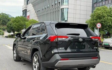 Toyota RAV4, 2023 год, 2 112 000 рублей, 2 фотография