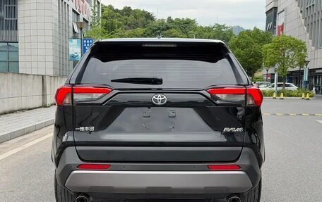 Toyota RAV4, 2023 год, 2 112 000 рублей, 6 фотография