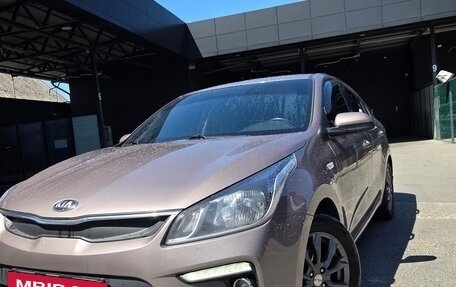 KIA Rio IV, 2018 год, 1 300 000 рублей, 2 фотография