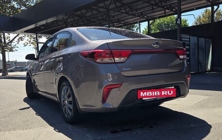 KIA Rio IV, 2018 год, 1 300 000 рублей, 4 фотография