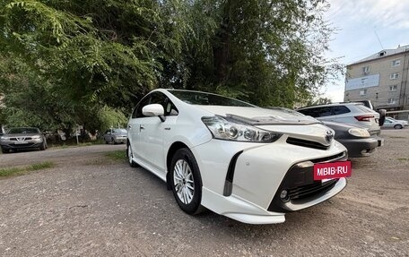 Toyota Prius Alpha I (ZVW40/41), 2015 год, 1 650 000 рублей, 3 фотография
