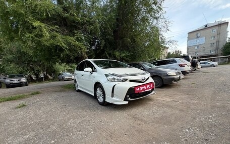 Toyota Prius Alpha I (ZVW40/41), 2015 год, 1 650 000 рублей, 4 фотография