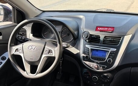 Hyundai Solaris II рестайлинг, 2012 год, 720 000 рублей, 5 фотография