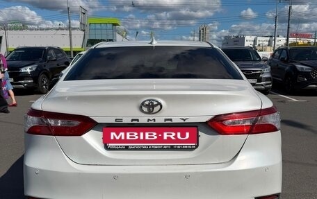 Toyota Camry, 2021 год, 1 300 000 рублей, 4 фотография