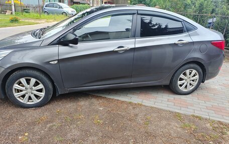 Hyundai Solaris II рестайлинг, 2015 год, 770 000 рублей, 3 фотография