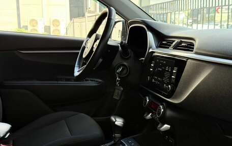 KIA Rio IV, 2021 год, 1 750 000 рублей, 12 фотография