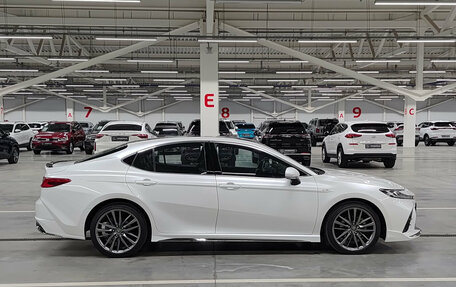 Toyota Camry, 2024 год, 3 950 000 рублей, 5 фотография