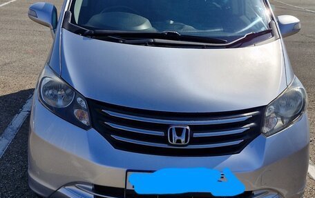 Honda Freed I, 2009 год, 800 000 рублей, 2 фотография