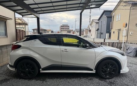 Toyota C-HR I рестайлинг, 2023 год, 1 725 000 рублей, 4 фотография