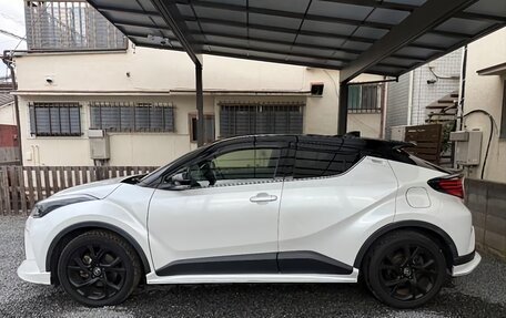 Toyota C-HR I рестайлинг, 2023 год, 1 725 000 рублей, 5 фотография
