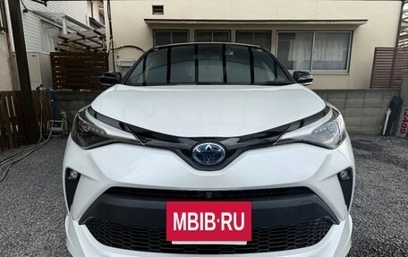 Toyota C-HR I рестайлинг, 2023 год, 1 725 000 рублей, 2 фотография