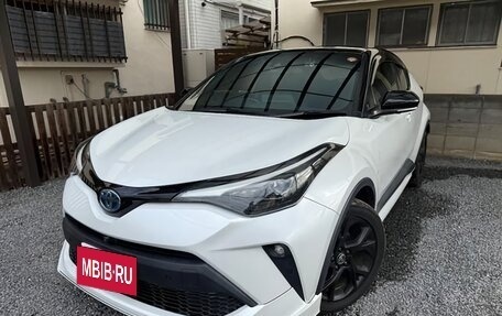 Toyota C-HR I рестайлинг, 2023 год, 1 725 000 рублей, 3 фотография