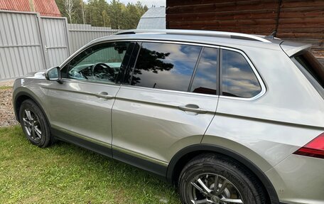 Volkswagen Tiguan II, 2017 год, 2 500 000 рублей, 6 фотография