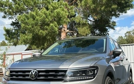Volkswagen Tiguan II, 2017 год, 2 500 000 рублей, 3 фотография