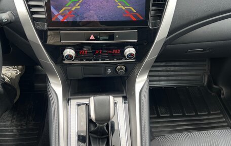 Mitsubishi Pajero Sport III рестайлинг, 2020 год, 3 720 000 рублей, 16 фотография