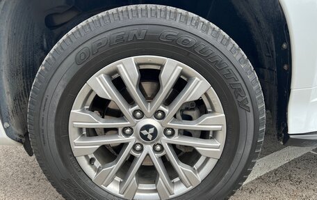 Mitsubishi Pajero Sport III рестайлинг, 2020 год, 3 720 000 рублей, 24 фотография