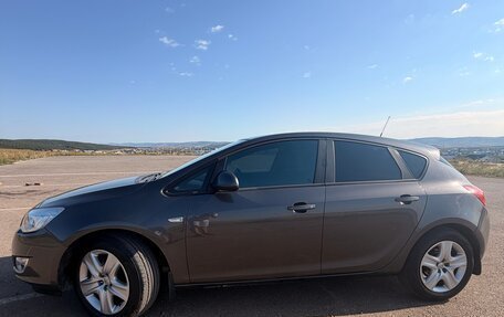 Opel Astra J, 2010 год, 700 000 рублей, 4 фотография