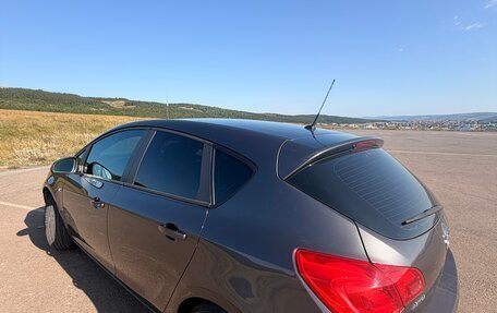 Opel Astra J, 2010 год, 700 000 рублей, 5 фотография