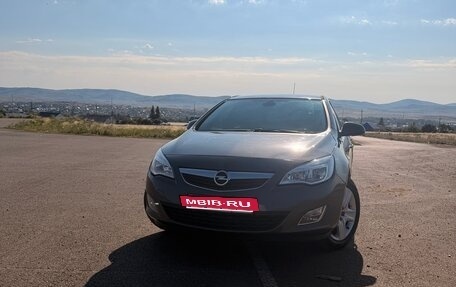 Opel Astra J, 2010 год, 700 000 рублей, 2 фотография