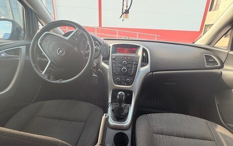 Opel Astra J, 2010 год, 700 000 рублей, 19 фотография