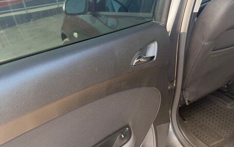 Opel Astra J, 2010 год, 700 000 рублей, 17 фотография