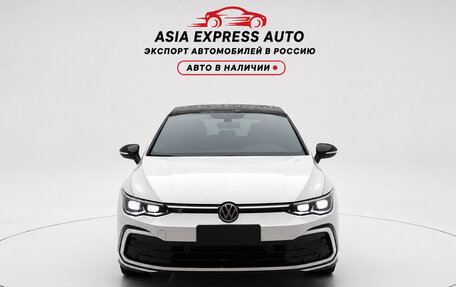 Volkswagen Golf VIII, 2022 год, 1 980 000 рублей, 2 фотография