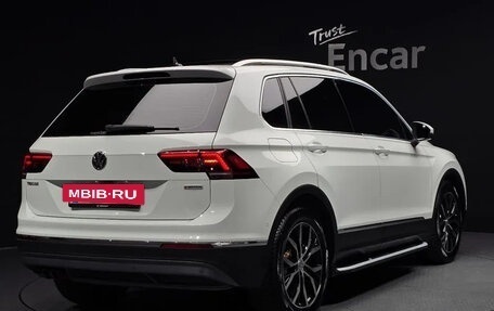 Volkswagen Tiguan II, 2020 год, 2 090 222 рублей, 2 фотография