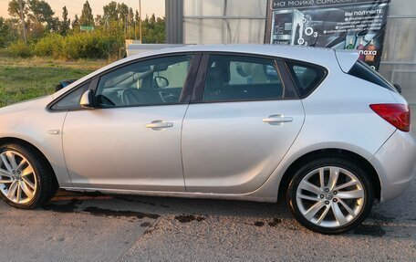 Opel Astra J, 2012 год, 720 000 рублей, 2 фотография