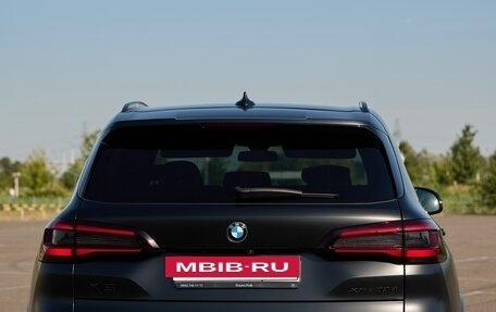 BMW X5, 2021 год, 9 300 000 рублей, 2 фотография