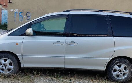Toyota Estima III рестайлинг -2, 2003 год, 500 000 рублей, 3 фотография