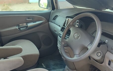 Toyota Estima III рестайлинг -2, 2003 год, 500 000 рублей, 4 фотография