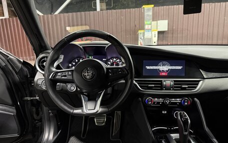Alfa Romeo Giulia II, 2022 год, 3 050 000 рублей, 14 фотография