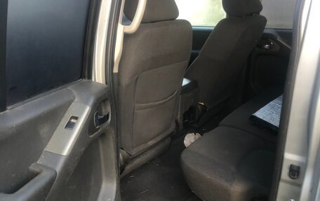 Nissan Navara (Frontier), 2007 год, 350 000 рублей, 9 фотография