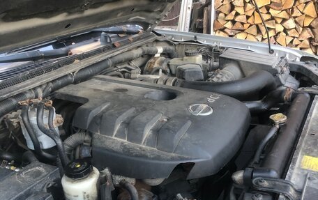 Nissan Navara (Frontier), 2007 год, 350 000 рублей, 11 фотография