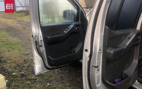 Nissan Navara (Frontier), 2007 год, 350 000 рублей, 13 фотография