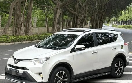 Toyota RAV4, 2019 год, 2 290 000 рублей, 1 фотография
