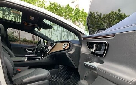 Mercedes-Benz EQE, 2023 год, 5 000 000 рублей, 12 фотография