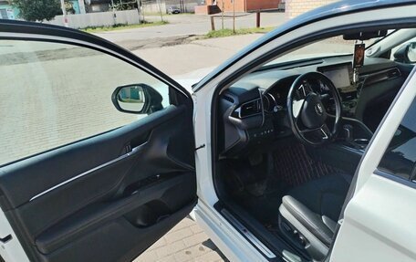 Toyota Camry, 2021 год, 2 900 000 рублей, 8 фотография