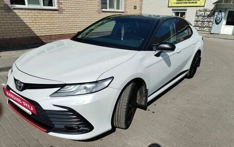 Toyota Camry, 2021 год, 2 900 000 рублей, 3 фотография