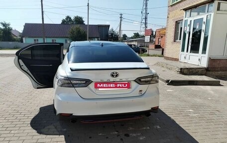 Toyota Camry, 2021 год, 2 900 000 рублей, 2 фотография