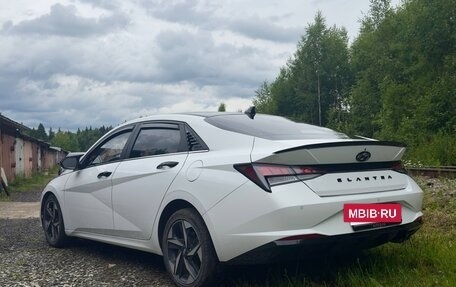 Hyundai Elantra, 2022 год, 2 000 000 рублей, 4 фотография