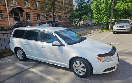 Volvo V70 III рестайлинг, 2010 год, 1 175 000 рублей, 3 фотография