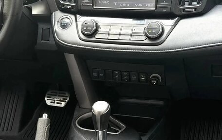 Toyota RAV4, 2019 год, 2 290 000 рублей, 7 фотография