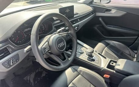 Audi A4, 2019 год, 1 950 000 рублей, 3 фотография