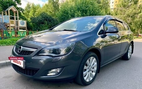 Opel Astra J, 2011 год, 945 000 рублей, 2 фотография