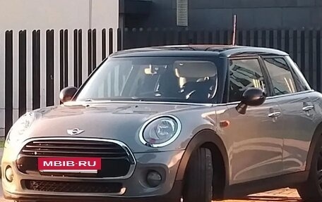 MINI Hatch, 2018 год, 1 400 000 рублей, 2 фотография