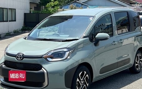 Toyota Sienta, 2023 год, 1 440 000 рублей, 2 фотография