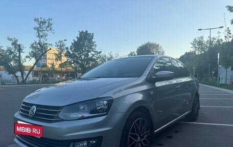 Volkswagen Polo VI (EU Market), 2017 год, 1 350 000 рублей, 2 фотография