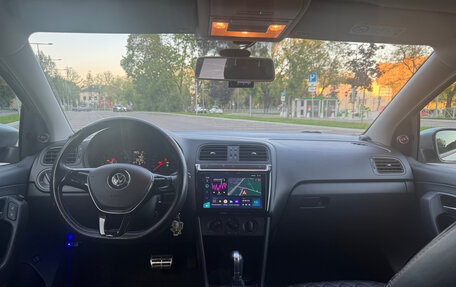 Volkswagen Polo VI (EU Market), 2017 год, 1 350 000 рублей, 31 фотография